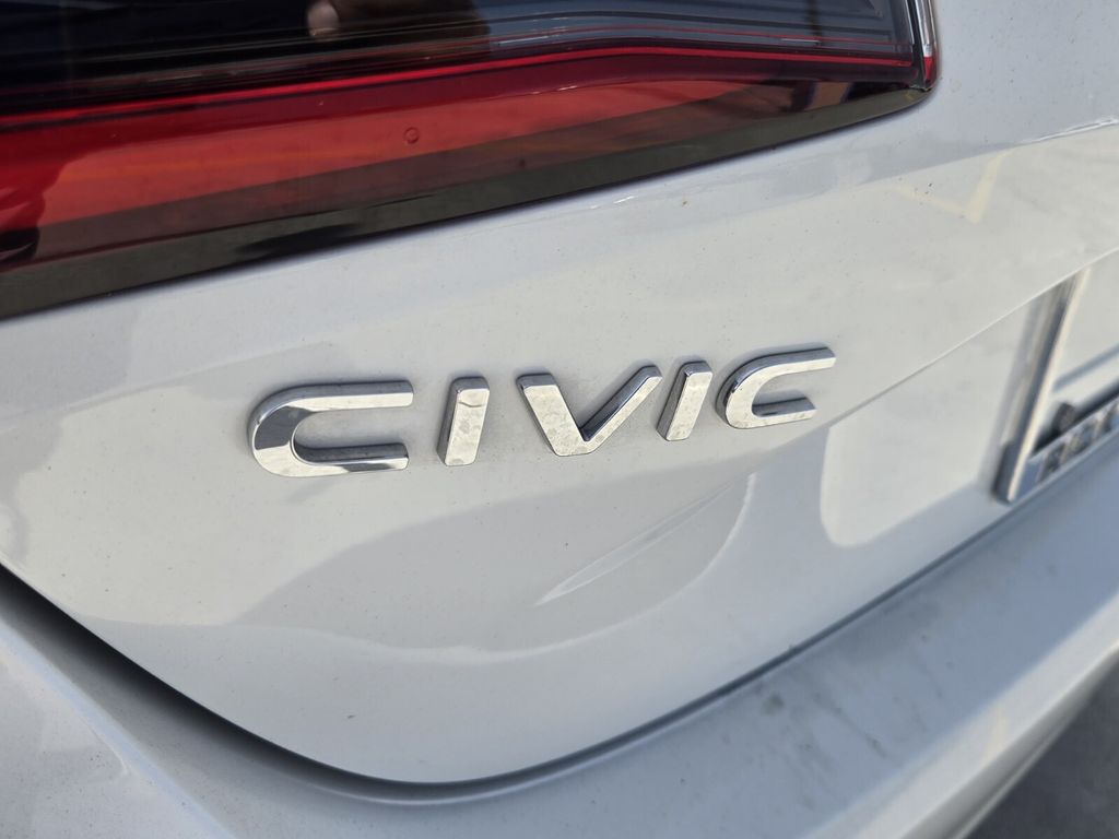 2025 Honda Civic Hatchback Sport - Photo 13