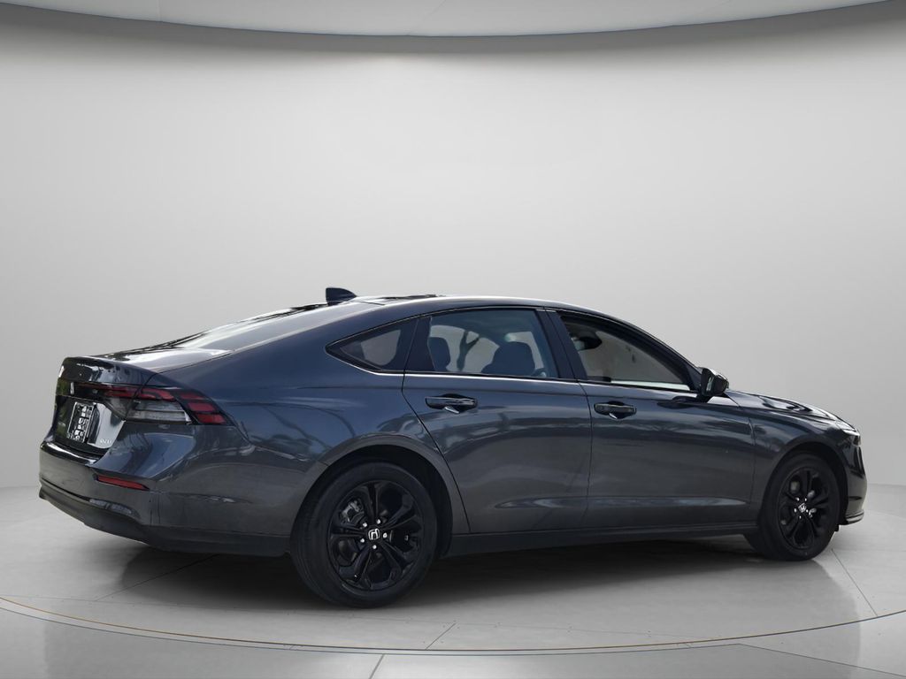 2025 Honda Accord SE - Photo 7