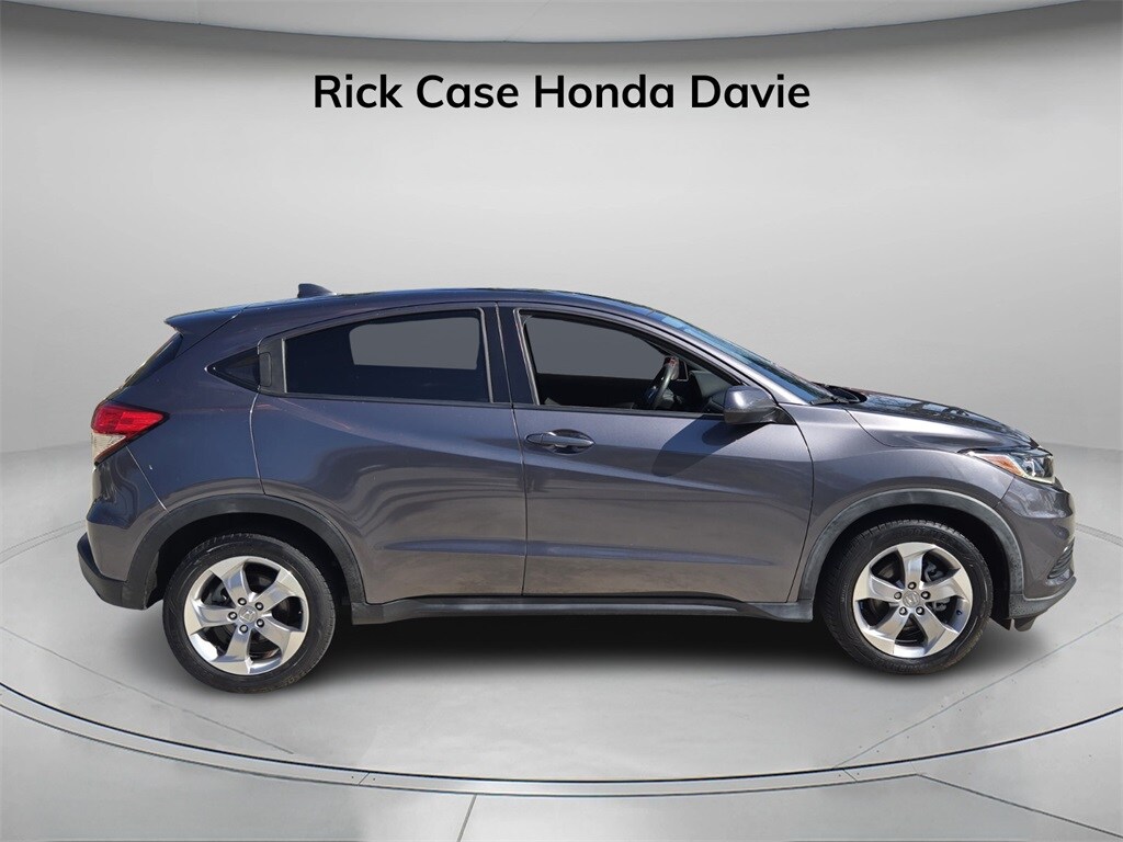 2022 Honda HR-V LX photo 2