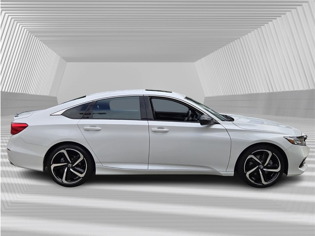 Used 2022 Honda Accord Sport with VIN 1HGCV2F3XNA017077 for sale in Northfield, Minnesota