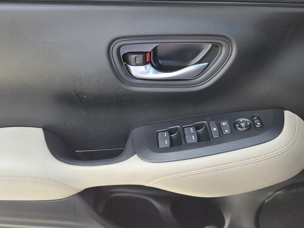 2025 Honda HR-V LX - Photo 25