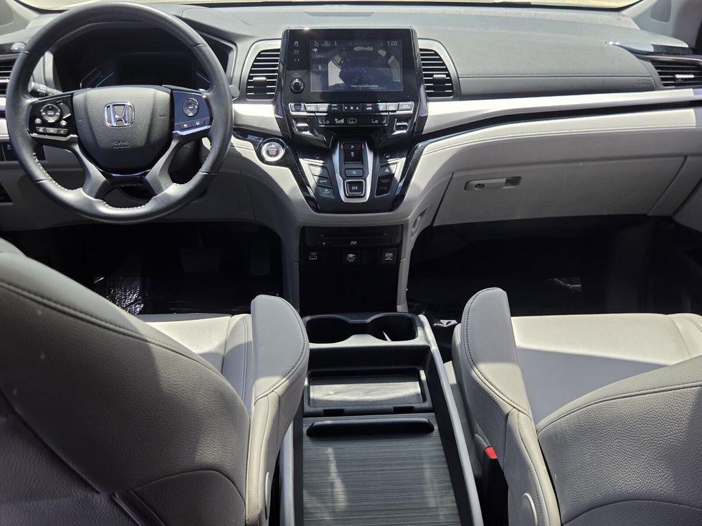 2024 Honda Odyssey Touring - Photo 13