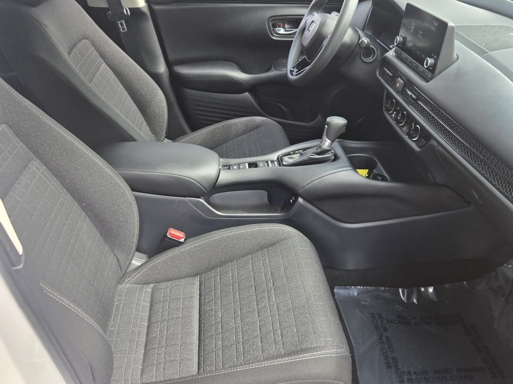 2025 Honda HR-V LX - Photo 16