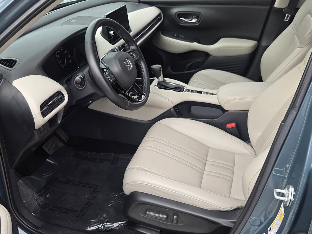 2025 Honda HR-V EX-L - Photo 10