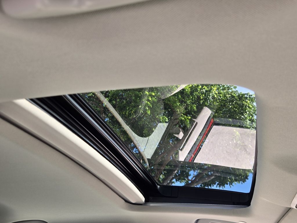 2025 Honda Accord SE - Photo 17