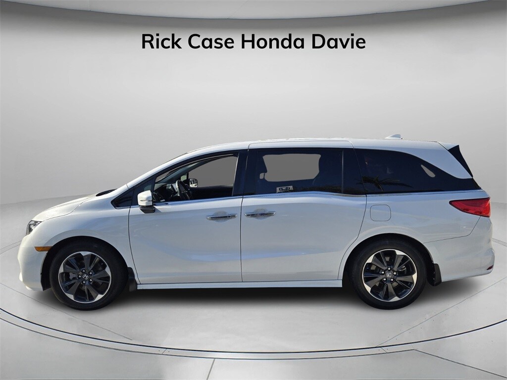 2023 Honda Odyssey Elite photo 2