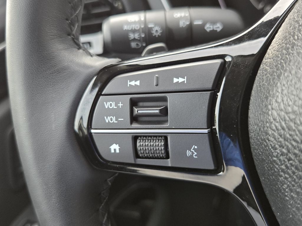 2025 Honda Pilot Touring+ - Photo 25