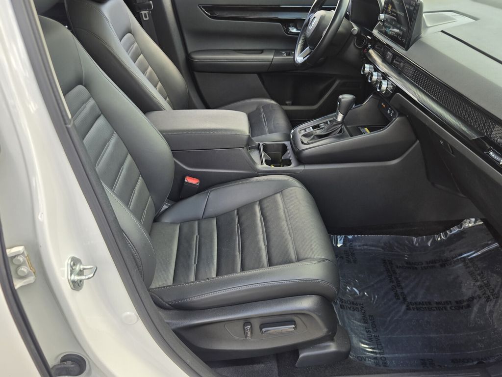2025 Honda CR-V EX-L - Photo 17