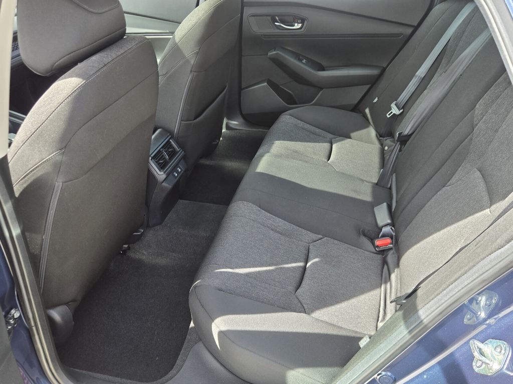 2025 Honda Accord SE - Photo 11