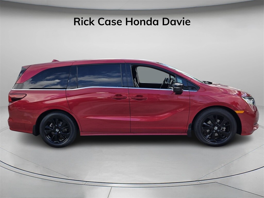 2023 Honda Odyssey Sport photo 2