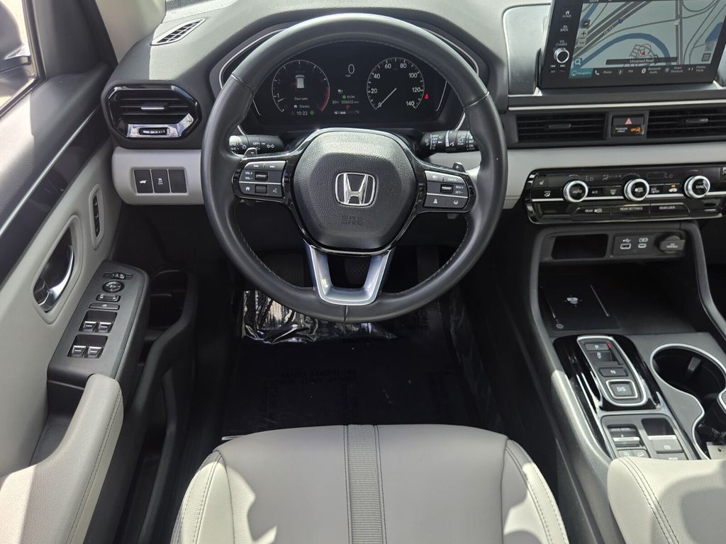 2023 Honda Pilot Touring - Photo 13