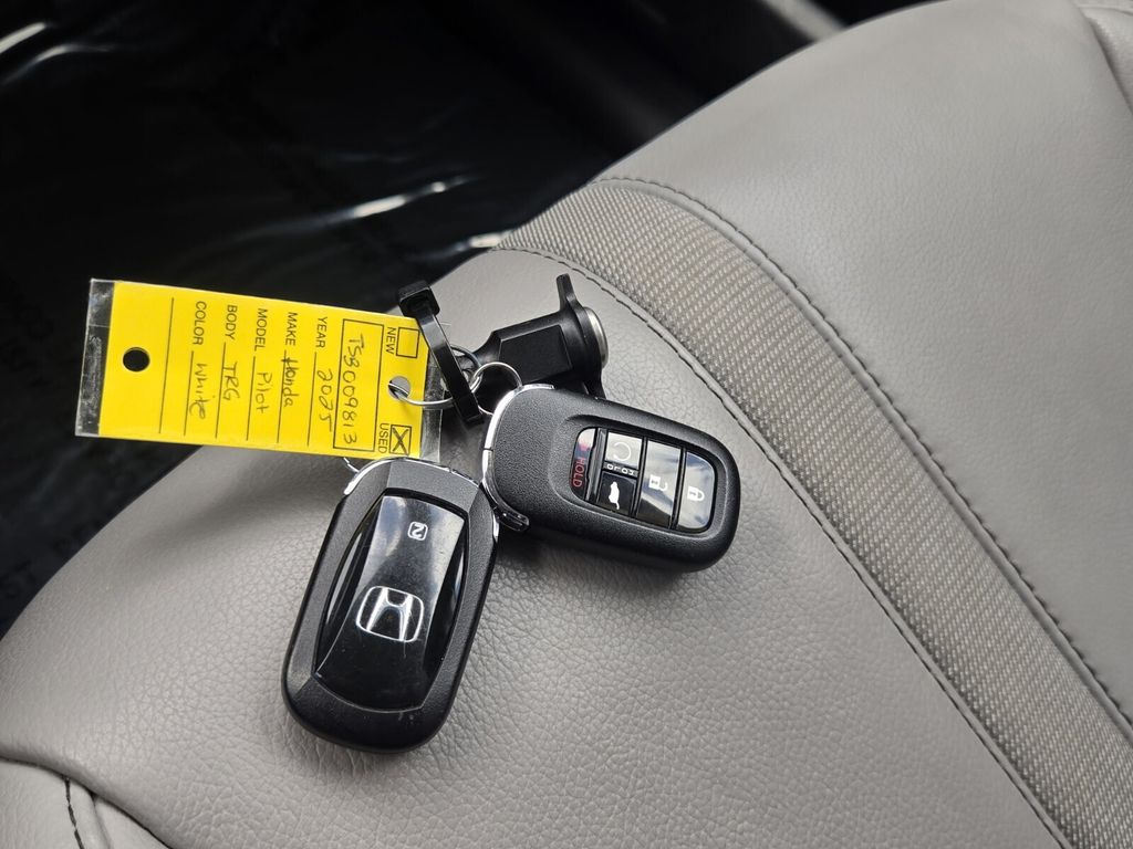 2025 Honda Pilot Touring - Photo 19
