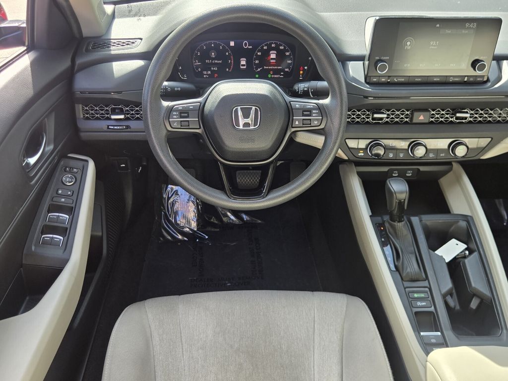 2025 Honda Accord SE - Photo 12