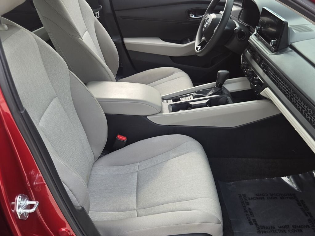 2025 Honda Accord LX - Photo 17