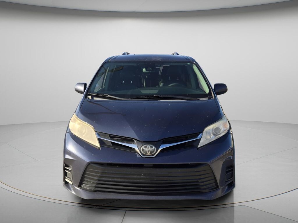Used 2018 Toyota Sienna LE 8 Passenger Minivan/Van