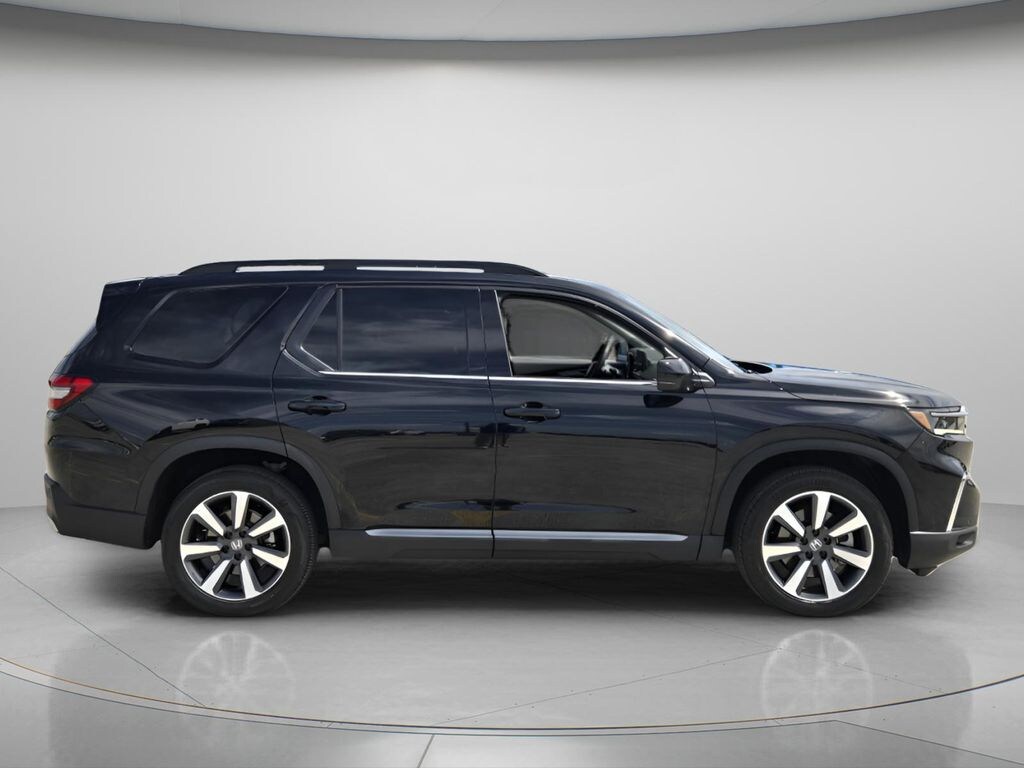 Certified 2025 Honda Pilot Touring SUV