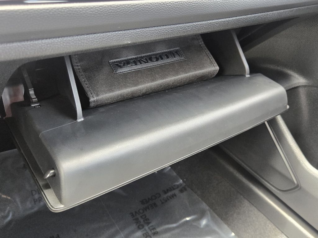 2025 Honda Civic Sport - Photo 22