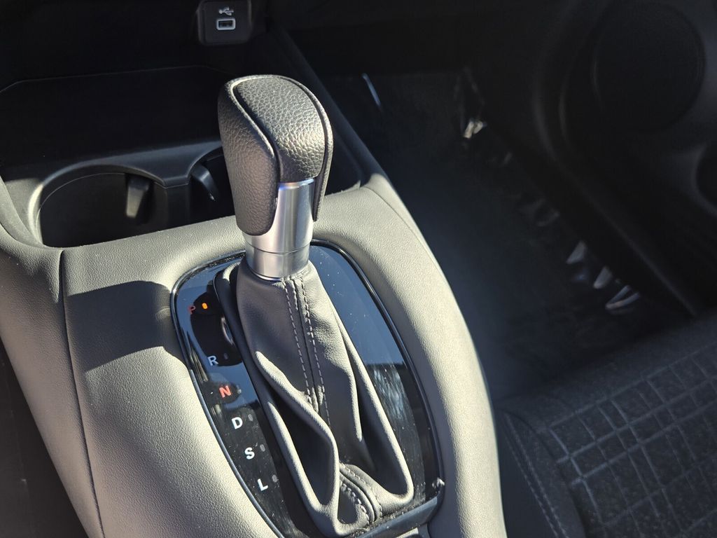 2025 Honda HR-V LX - Photo 17