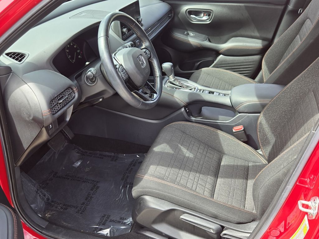 2025 Honda HR-V Sport - Photo 8