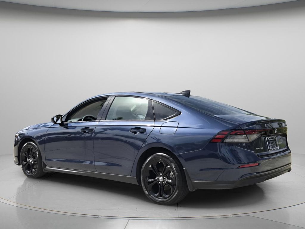 2025 Honda Accord SE - Photo 8