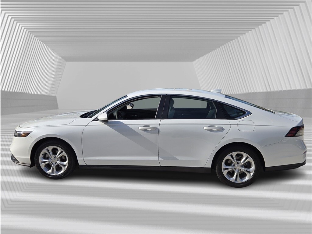 2023 Honda Accord LX photo 2