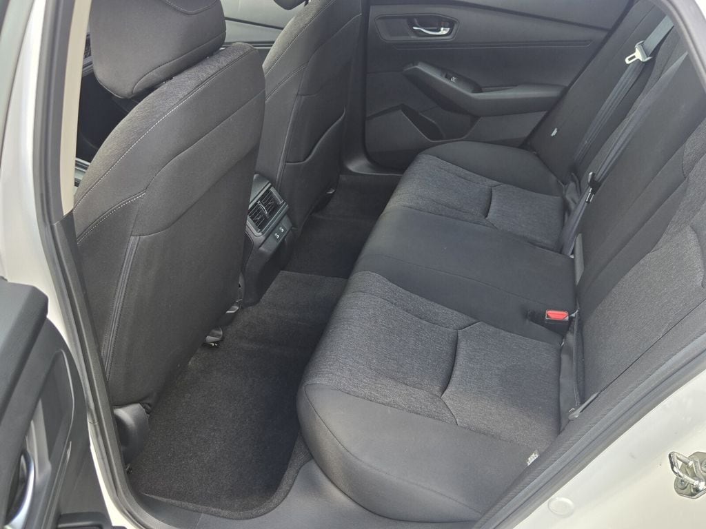2025 Honda Accord SE - Photo 9