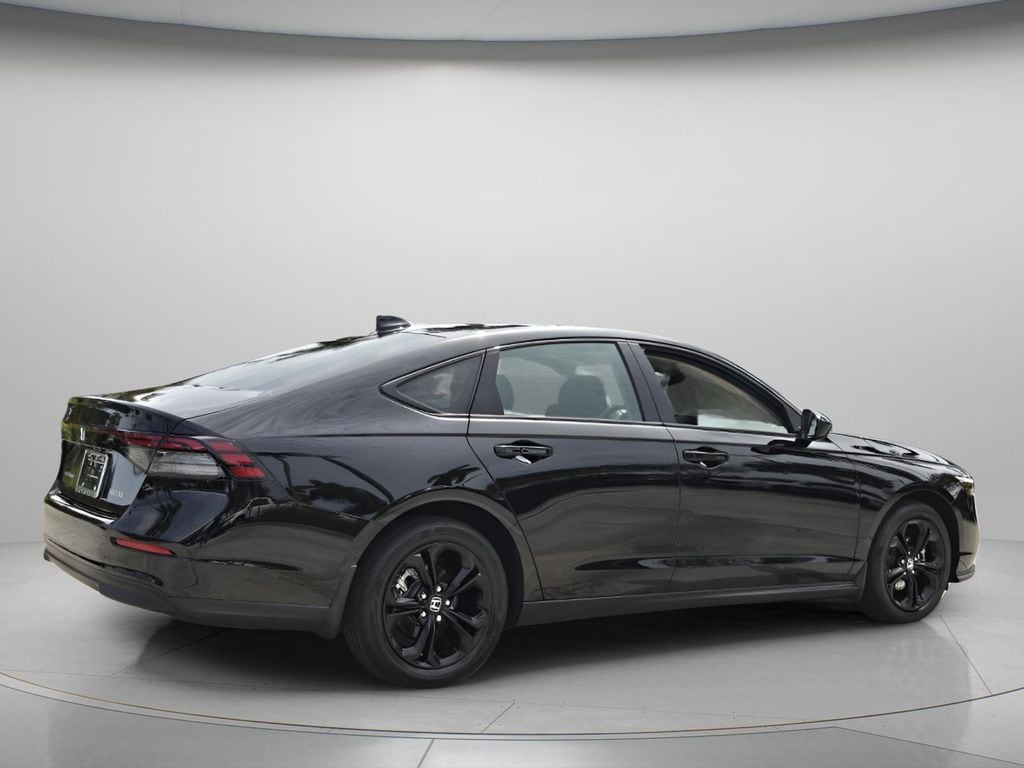 2025 Honda Accord SE - Photo 7