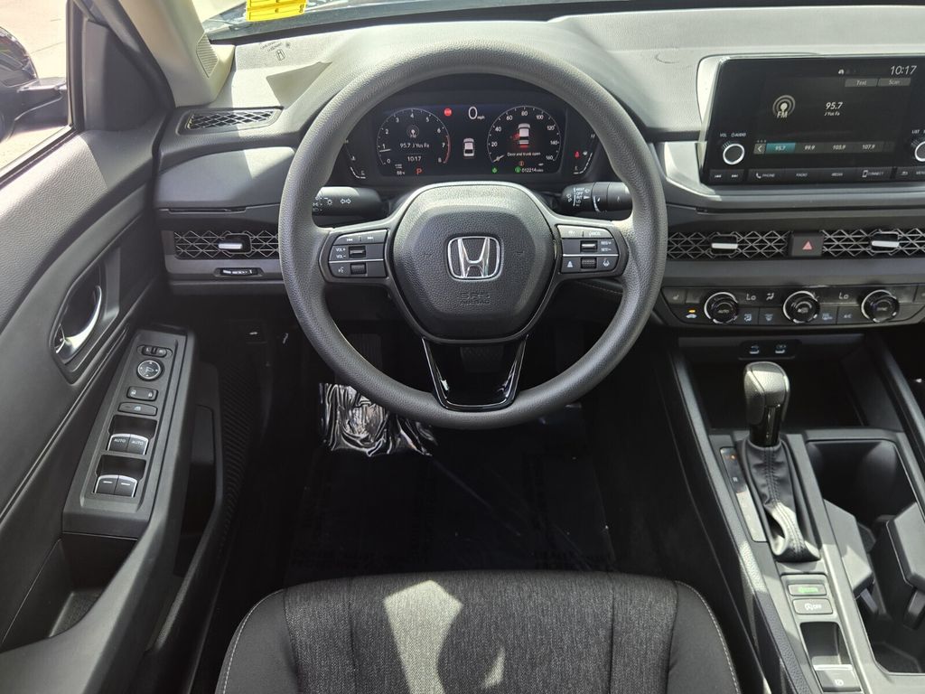2025 Honda Accord SE - Photo 12