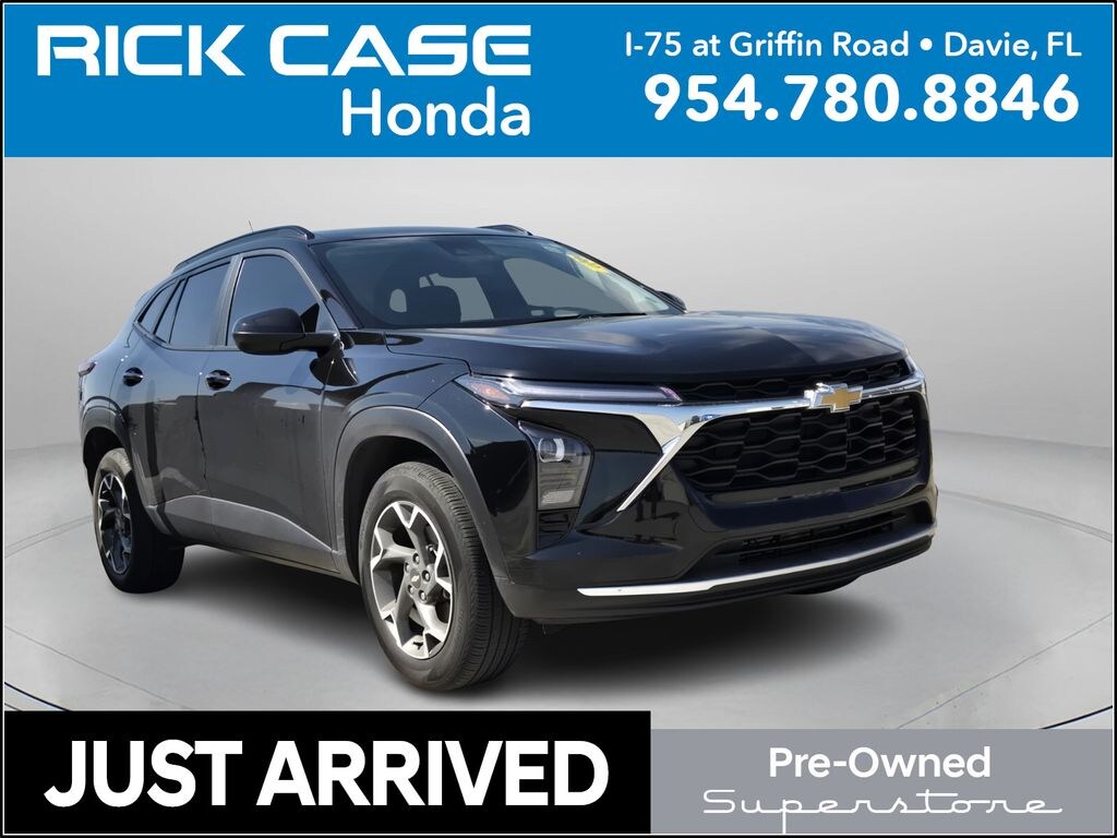 Used 2025 Chevrolet Trax LT SUV