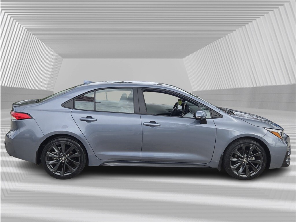 2024 Toyota Corolla SE photo 2