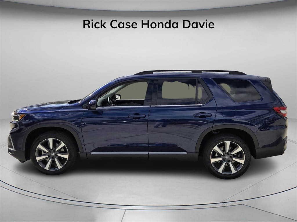 Used 2025 Honda Pilot Touring SUV