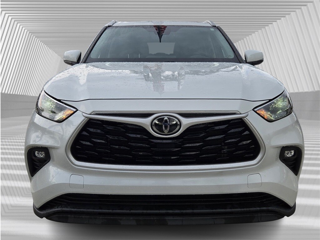 2022 Toyota Highlander XLE photo 4