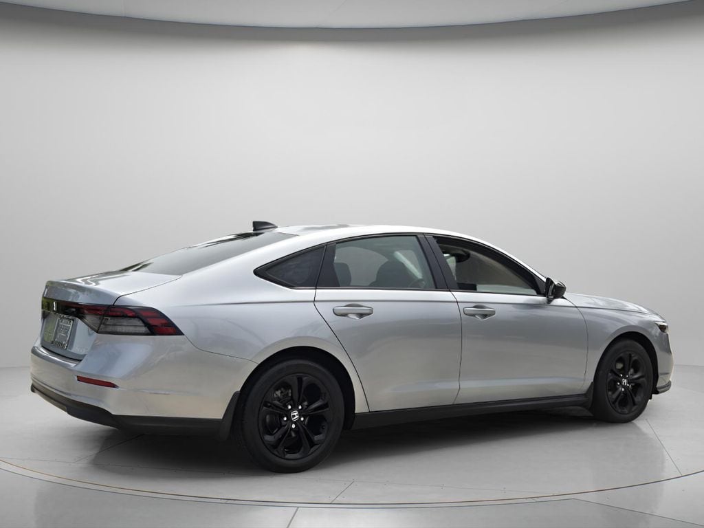 2025 Honda Accord SE - Photo 7