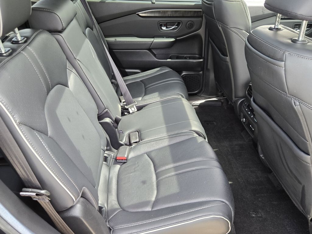 2025 Honda Pilot Elite - Photo 17