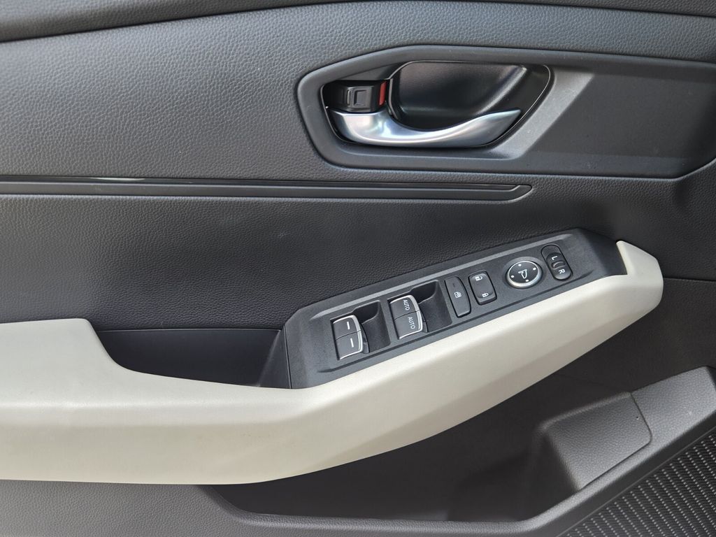 2025 Honda Accord LX - Photo 25