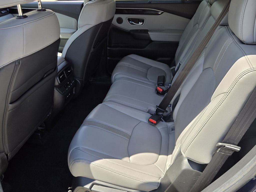 2025 Honda Pilot EX-L - Photo 11
