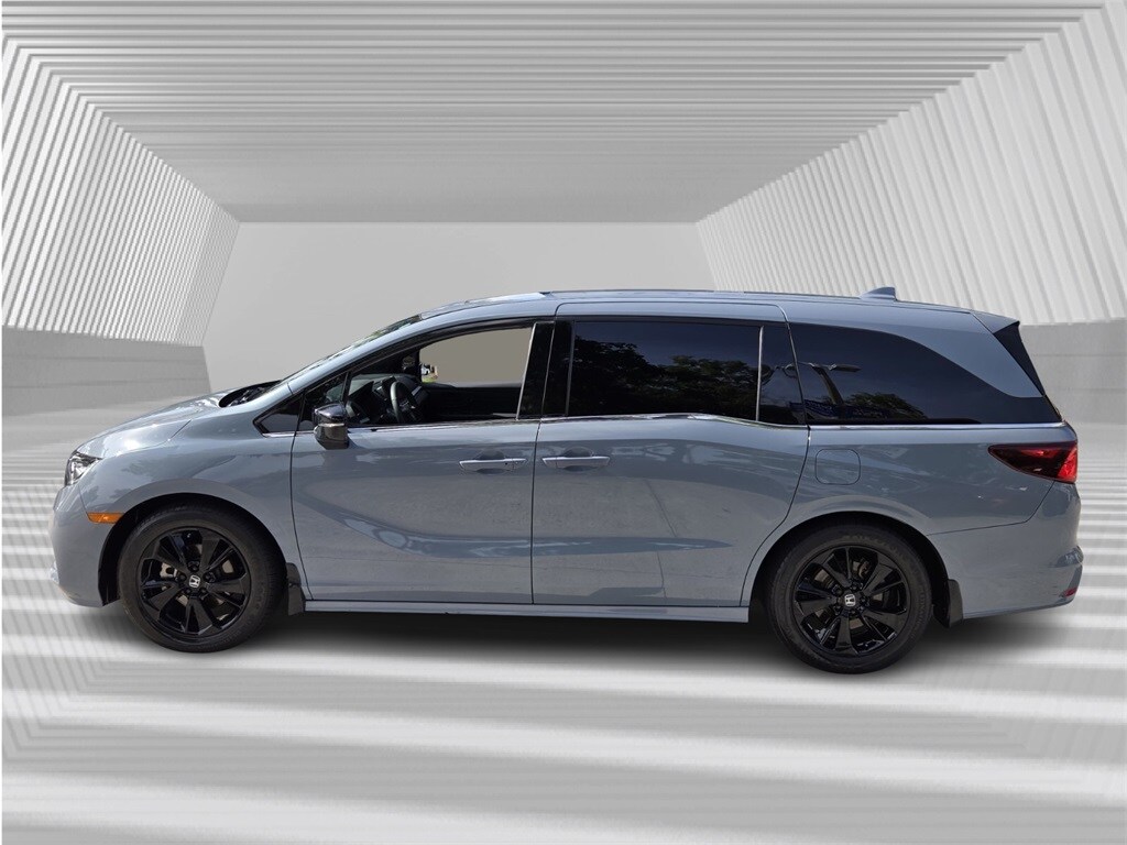 2023 Honda Odyssey Sport photo 3