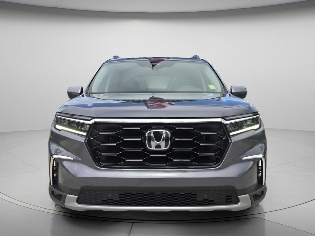 Used 2025 Honda Pilot Touring SUV