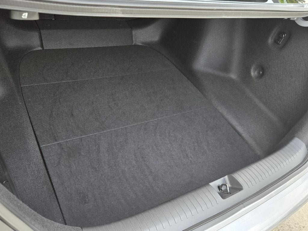 2025 Honda Accord SE - Photo 11