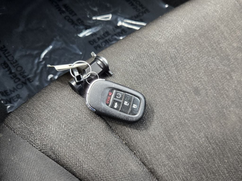 2025 Honda Accord LX - Photo 17
