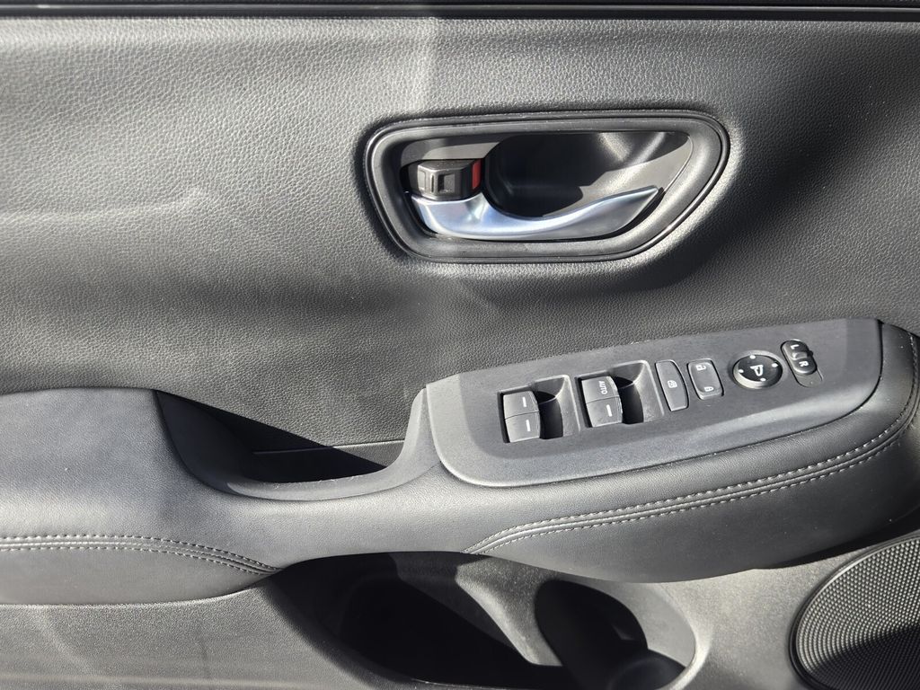 2025 Honda HR-V LX - Photo 25