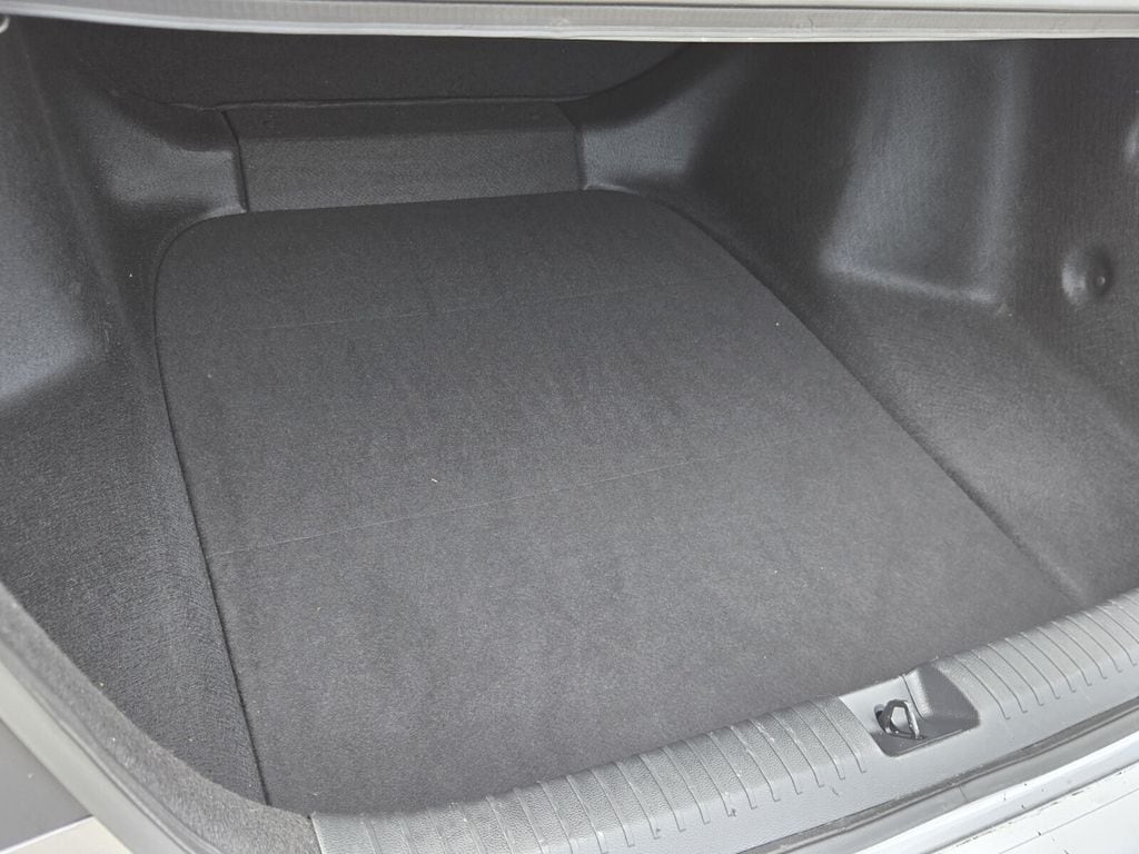 2025 Honda Accord LX - Photo 13