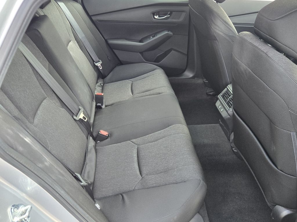 2025 Honda Accord SE - Photo 13