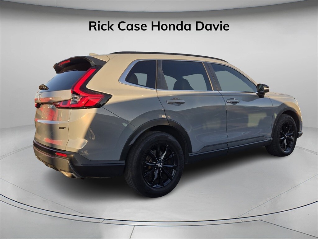 2023 Honda CR-V Hybrid Sport photo 3