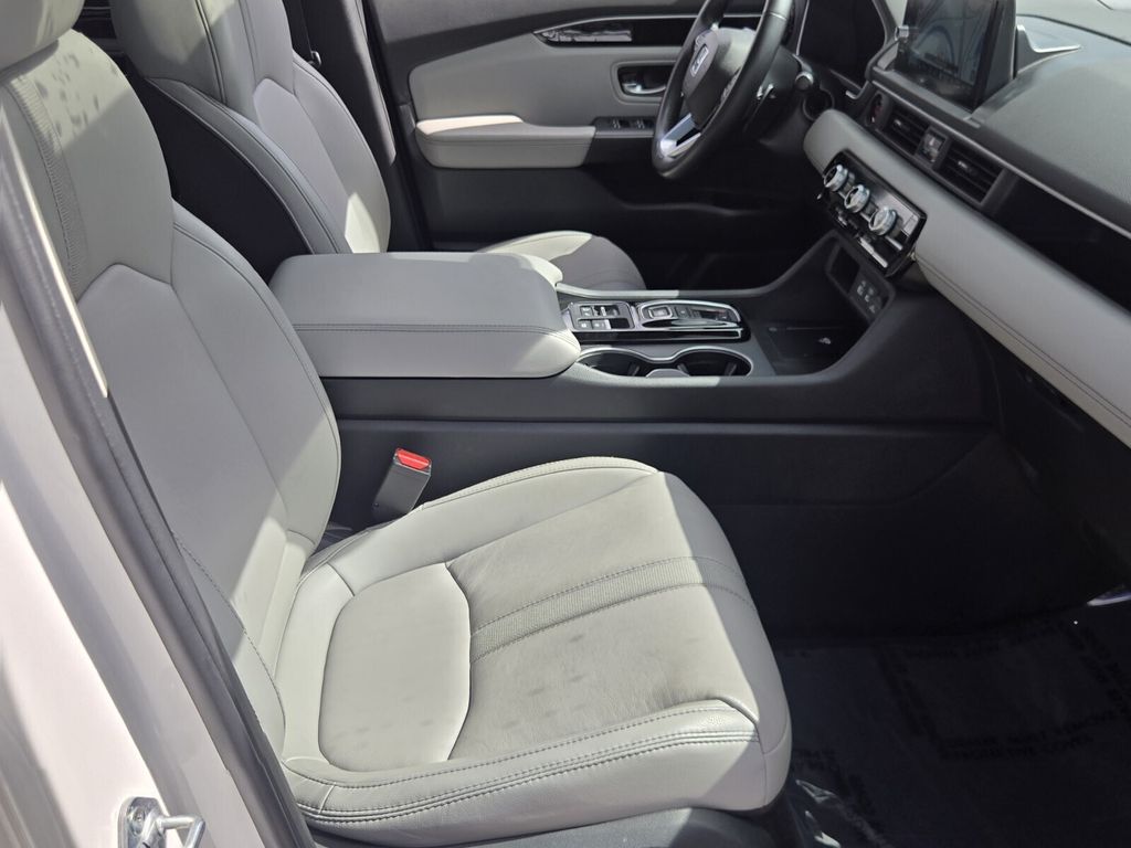 2023 Honda Pilot Touring - Photo 18