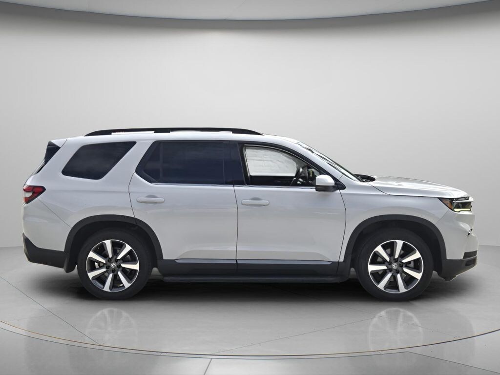 Used 2025 Honda Pilot Touring SUV