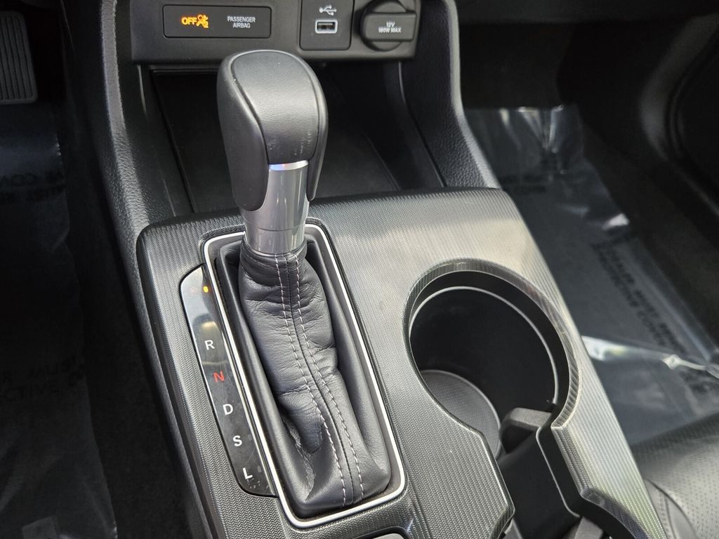 2024 Honda Civic Hatchback EX-L - Photo 17