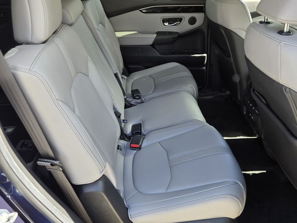 2025 Honda Pilot EX-L - Photo 16