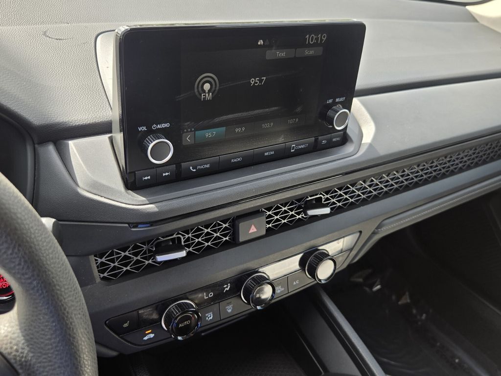 2025 Honda Accord SE - Photo 20