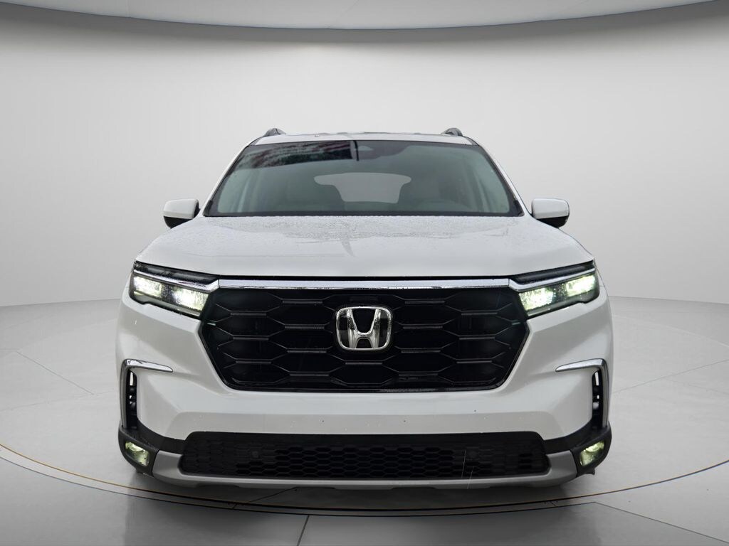 Certified 2025 Honda Pilot Touring SUV
